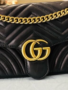 Crossbody bag Chevron Quilted with Gold Chain